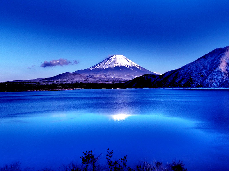 Hình ảnh núi đẹp hùng vĩ lãng mạn ấn tượng nhất thế giới