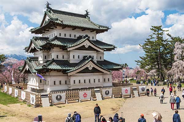 fee3c106-ed8a-4f5c-9fea-3d29a6d20979 Ngắm hoa anh đào lâu đài cổ kính Hirosaki