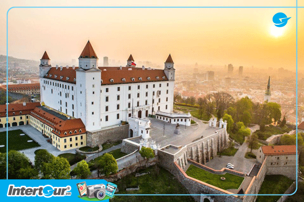 Lâu đài Bratislava ở Slovakia