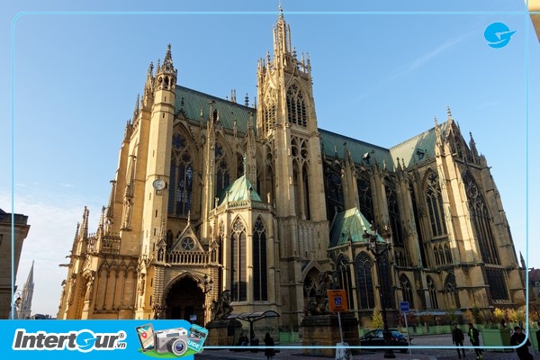 Du lịch pháp thụy sĩ ý - Nhà thờ Metz Cathedral