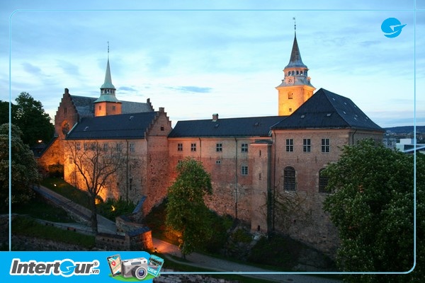 tour đan mạch nauy 11 ngày - Pháo đài Akershus