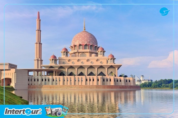 Quảng trường, Dinh Thủ Tướng, Đền thờ Hồi Giáo ở Malaysia