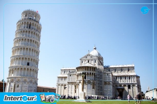 Tháp nghiêng Pisa - tòa tháp chuông tại thành phố Pisa cao 55,86m