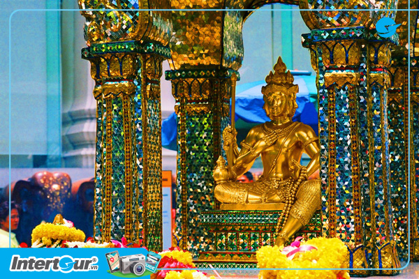 Viếng thăm “Phật Bốn mặt” - Tứ Diện Thần” trong tour Bangkok 