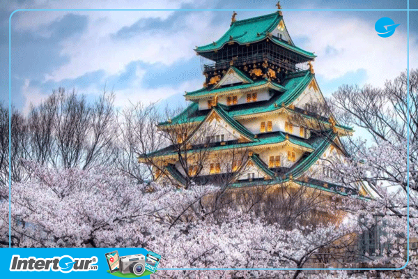 Lâu đài Osaka là biểu tượng chính của thành phố Osaka