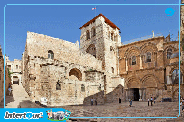 Nhà thờ Mộ Thánh (Church of the Holy Sepulchre) là nơi linh thiêng nhất ở Jerusalem
