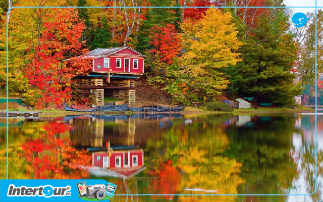 Du lịch Mỹ mùa thu lá đỏ tại thị trấn Stowe, Vermont