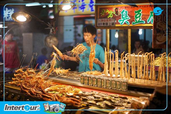Chợ đêm Lục Hợp - Tour Đài Bắc - Đài Trung - Cao Hùng 5N4Đ