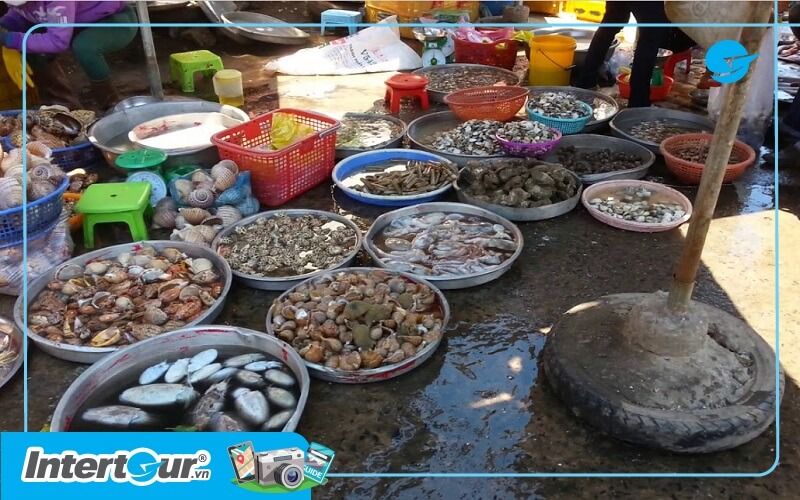 Chợ lưới Hồ Tràm