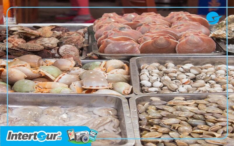 Chợ lưới Hồ Tràm