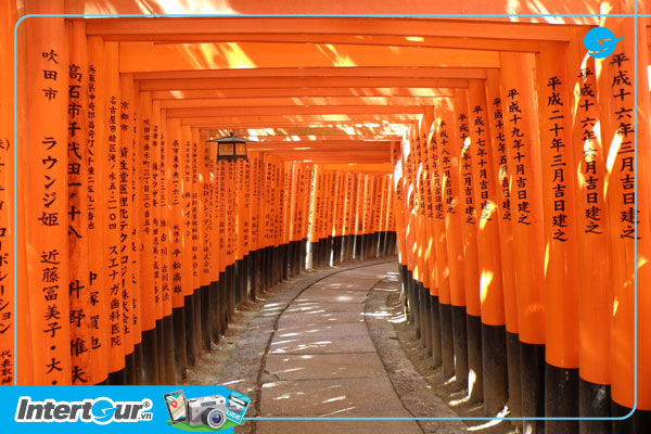 Đền Anamori Inari. Đền Anamori Inari