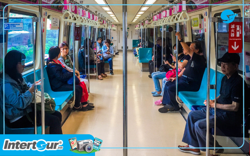 Giữ đồ khi lên tàu