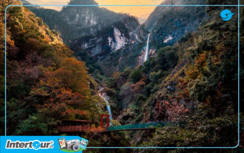 Đến Taroko, du khách sẽ hiểu được thiện nhiên hùng vĩ đến thế nào. Taroko