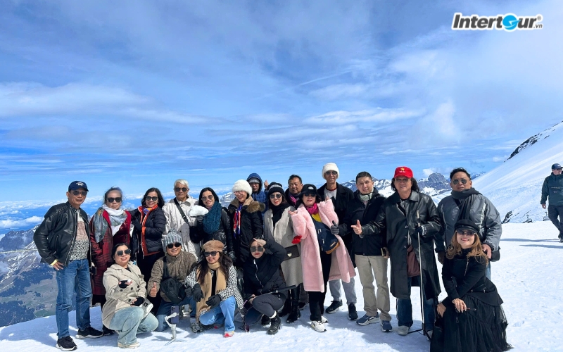 Chinh phục núi tuyết Titlis. Chinh phục núi tuyết Titlis