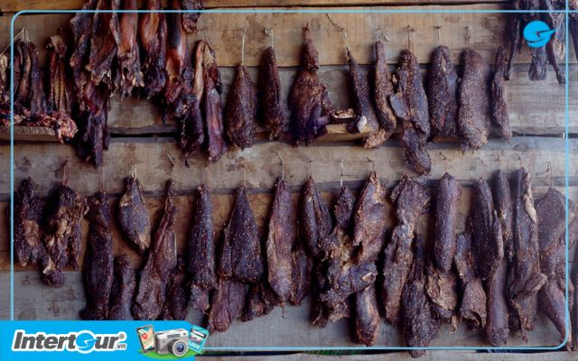 mua gì ở Cửu Trại Câu