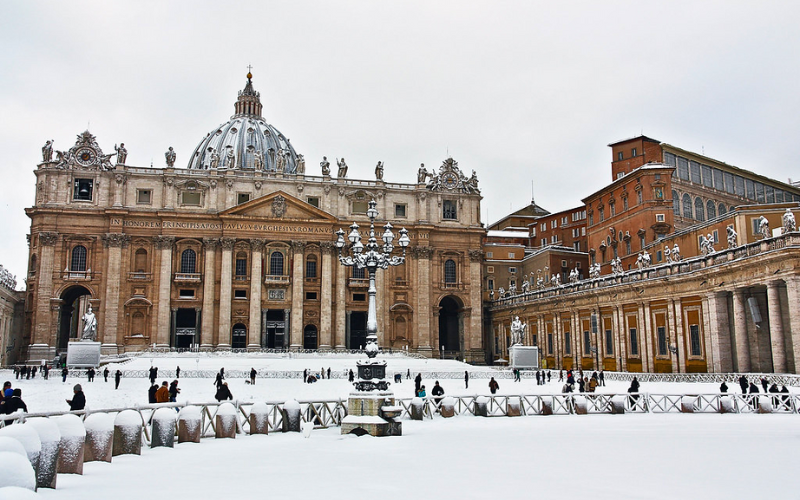 Quảng trường Thánh Peter - "Cánh cổng vào trái tim của Vatican". Quảng trường Thánh Peter