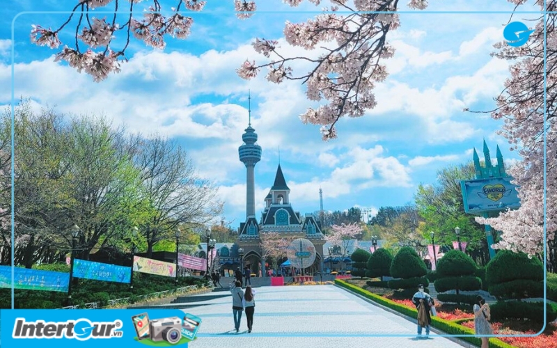 Công viên giải trí E-World