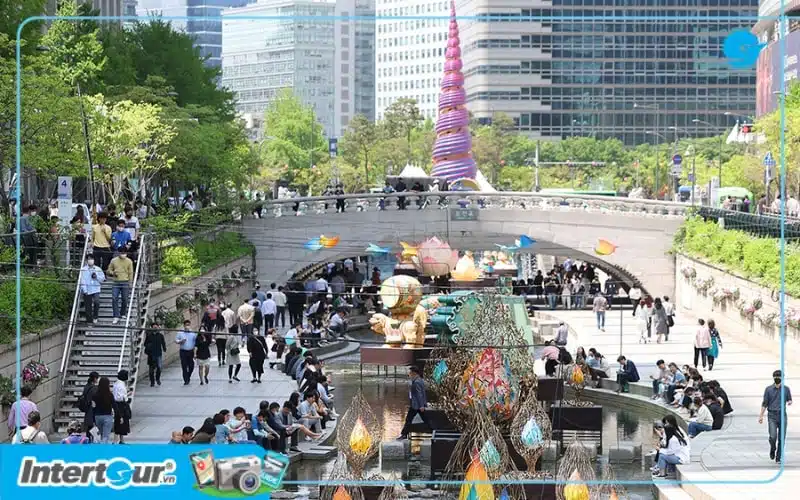 suối nhân tạo Cheonggyecheon