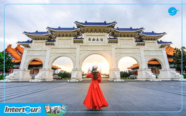 Cùng với Intertour phá đảo ẩm thực Đài Loan tại chợ đêm Lục Hợp. Cùng với Intertour phá đảo ẩm thực Đài Loan tại chợ đêm Lục Hợp.