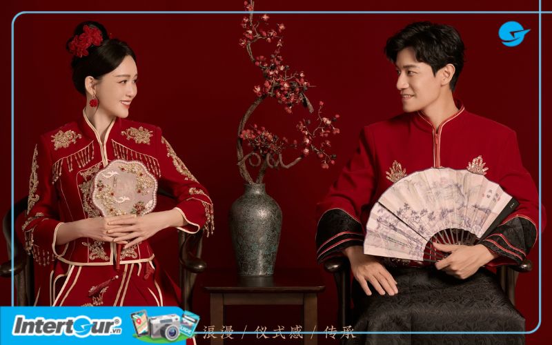 Trang phục cưới truyền thống của người Đài Loan. Trang phục cưới truyền thống của người Đài Loan.