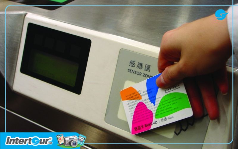 Du khách cần chuẩn bị thẻ EasyCard khi đi tàu và xe buýt ở Đài Loan. Du khách cần chuẩn bị thẻ EasyCard khi đi tàu và xe buýt ở Đài Loan.