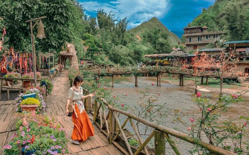 Bản Cát Cát sẽ đưa bạn đến cuộc sống bình dị của các dân tộc thiểu số Việt Nam. Bản Cát Cát
