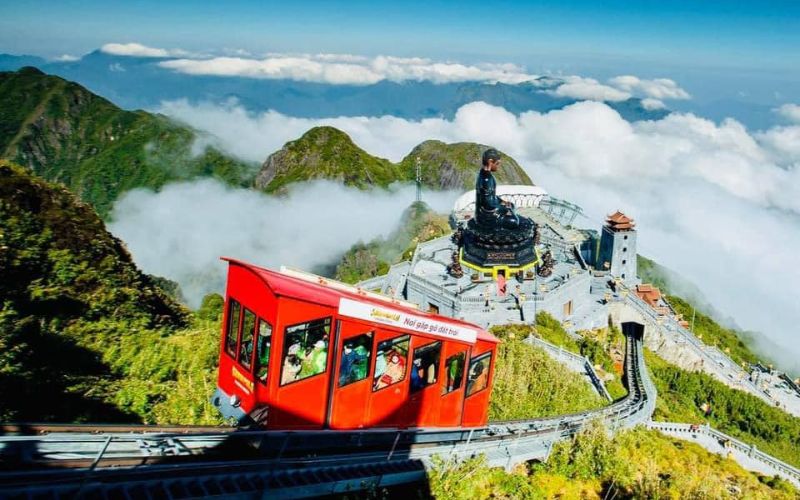 Tàu Hỏa Leo Núi Đỗ Quyên. Tàu hỏa leo núi