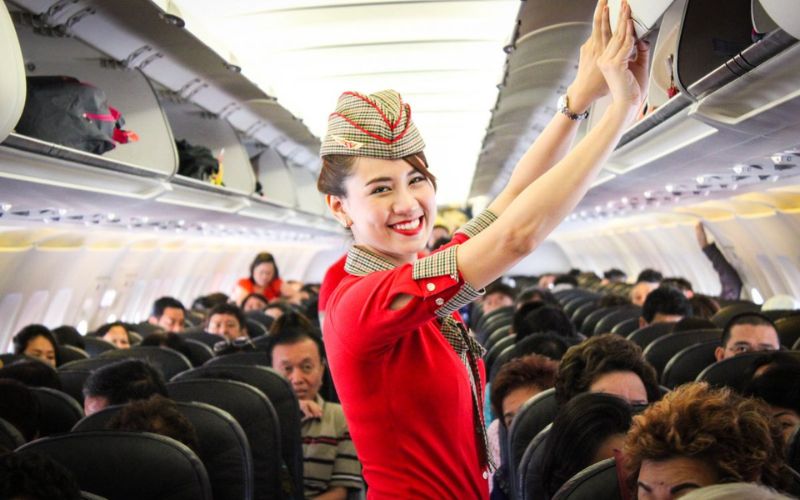 Tiếp viên Vietjet Air trên chuyến bay Sài Gòn - Hà Nội. Tiếp viên Vietjet Air trên chuyến bay Sài Gòn - Hà Nội