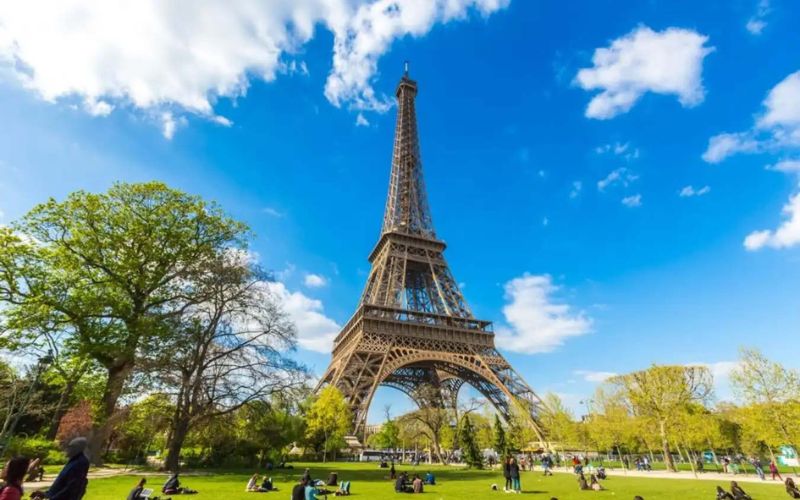 Tháp Eiffel, Pháp. Tháp Eiffel
