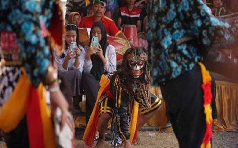 Điệu múa Kuda Lumping. Điệu múa Kuda Lumping