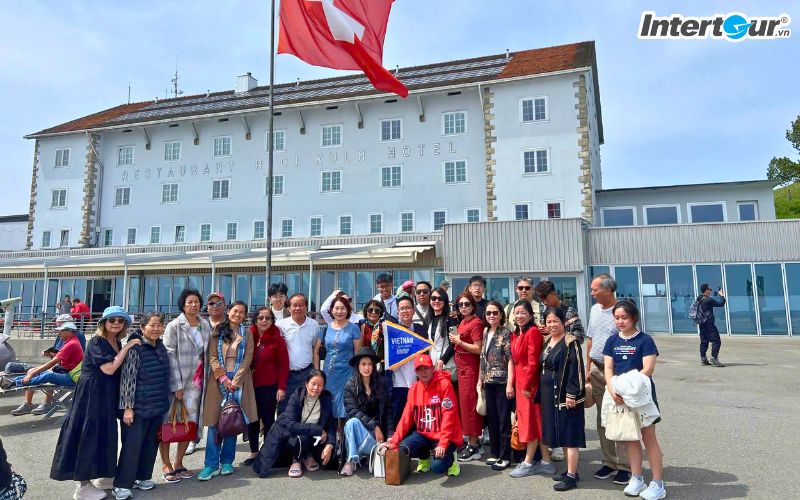 Quý khách hoàn toàn có thể du lịch châu Âu tiết kiệm với tour Thụy Sĩ giá rẻ của Intertour. Tour du lịch Thụy Sĩ giá rẻ