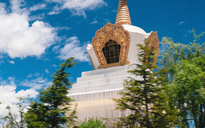 Bạch Tháp nhìn từ xa. Bạch Tháp nhìn từ xa