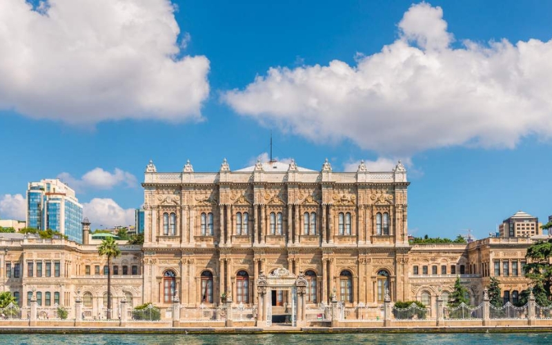 Cung điện Dolmabahce. Cung điện Dolmabahce