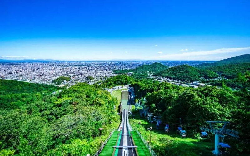 View ngắm cảnh thành phố Sapporo của đài quan sát Okurayama. Đài quan sát Okurayama