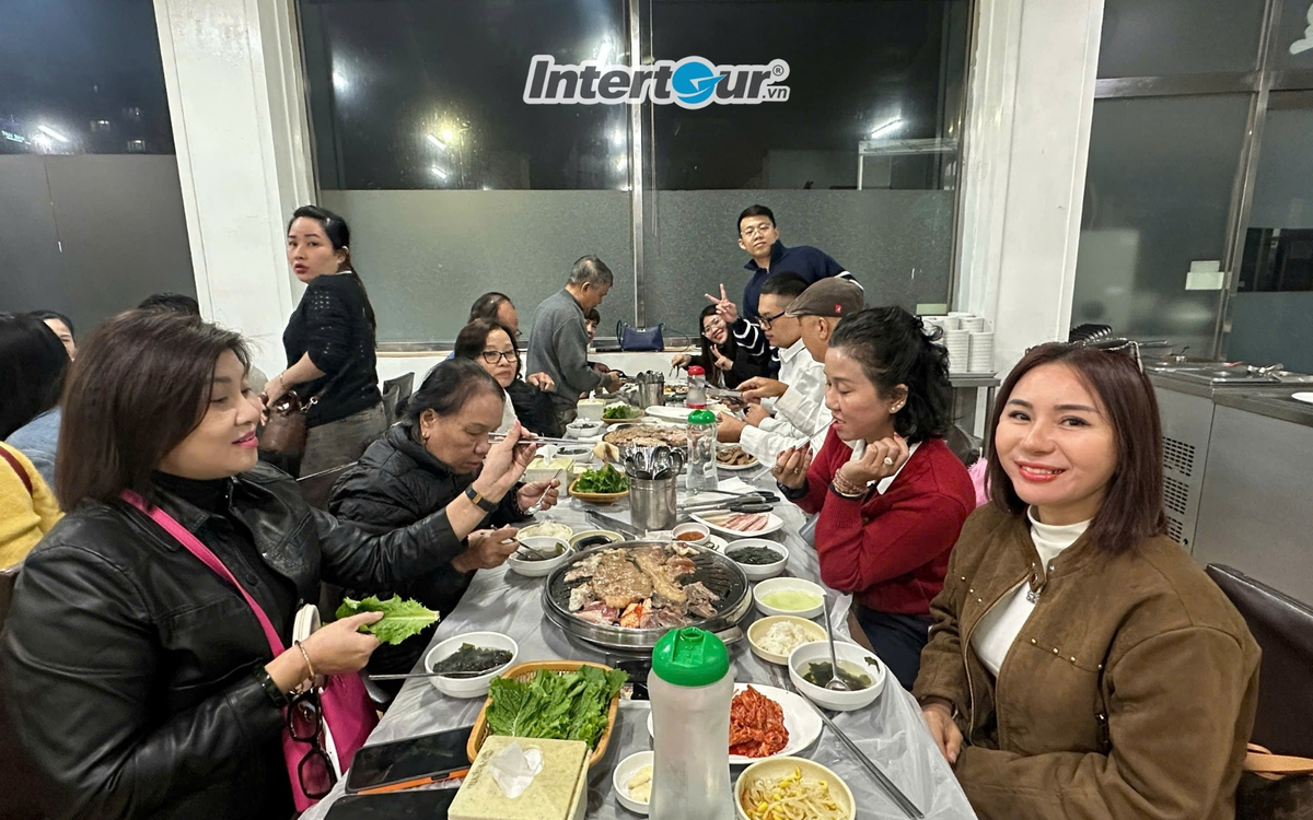 Hầu như tất cả đồ ăn đều rất hợp khẩu vị của đoàn. Hầu như tất cả đồ ăn đều rất hợp khẩu vị của đoàn