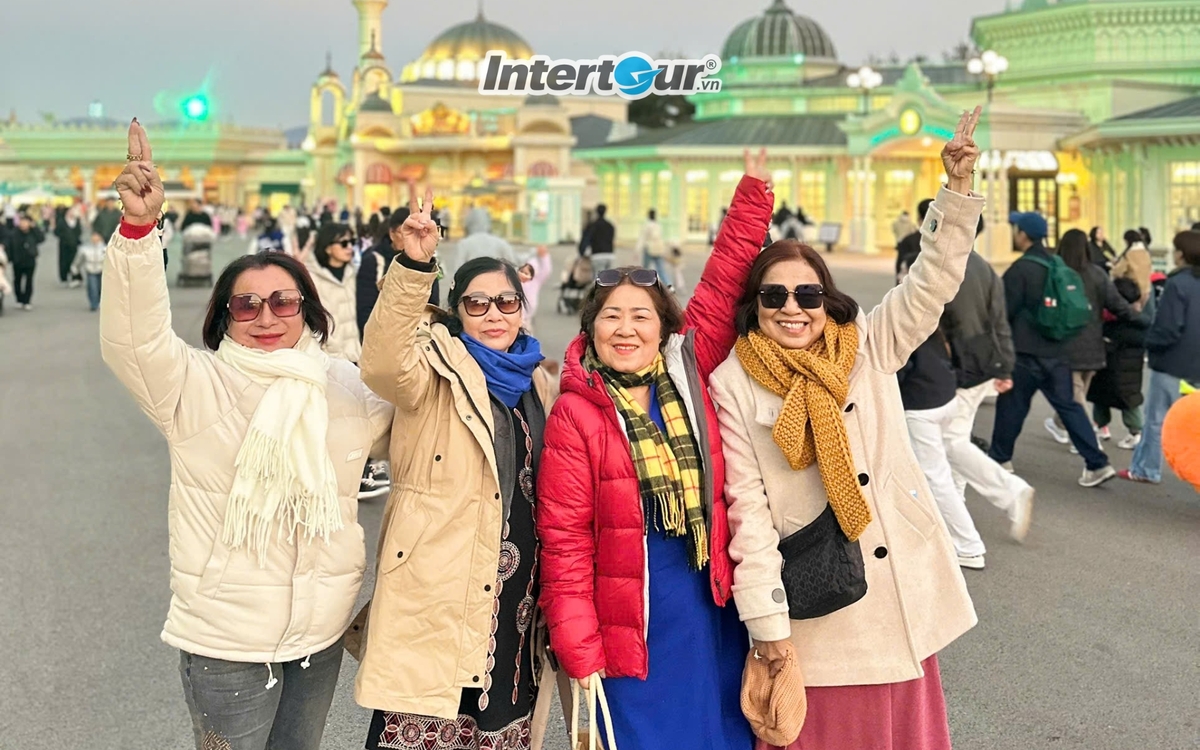 Những nụ cười rạng rỡ ở Everland. Những nụ cười rạng rỡ ở Everland