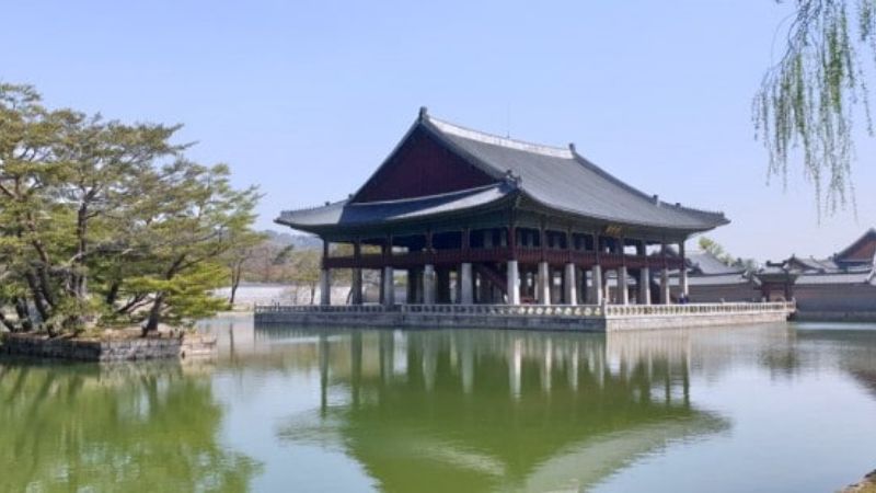 Cung Gyeonghoeru