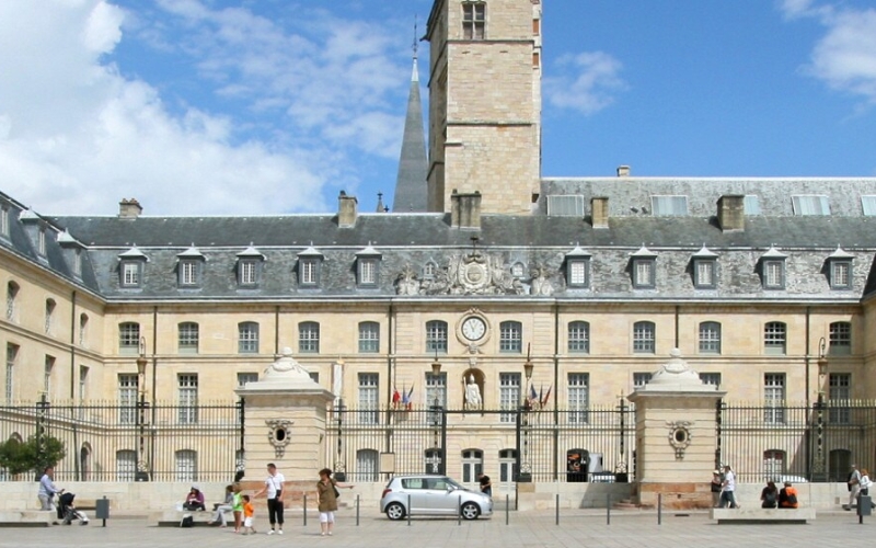 Nhà thờ Đức Bà Dijon. Nhà thờ Đức Bà Dijon