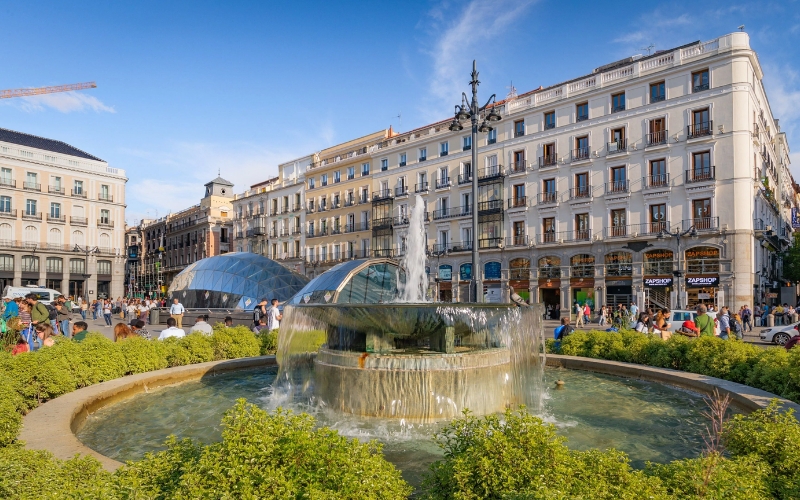Quảng trường Puerta del Sol. Quảng trường Puerta del Sol